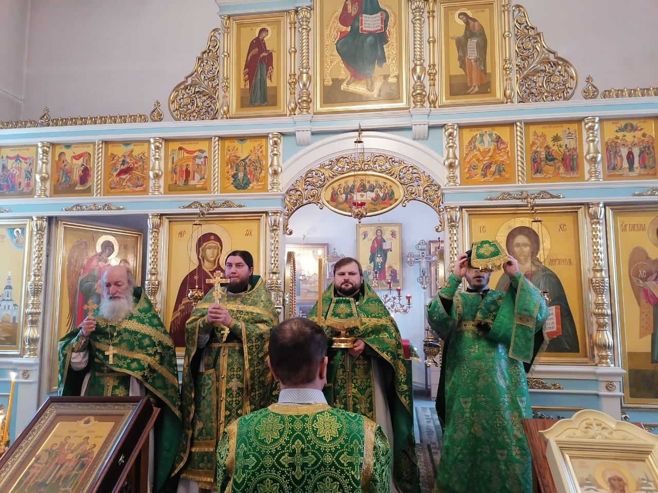 Праздничная литургия в престольный день совершена в храме Ксении  Петербургской на Восточном кладбище | 06.02.2021 | Екатеринбург - БезФормата