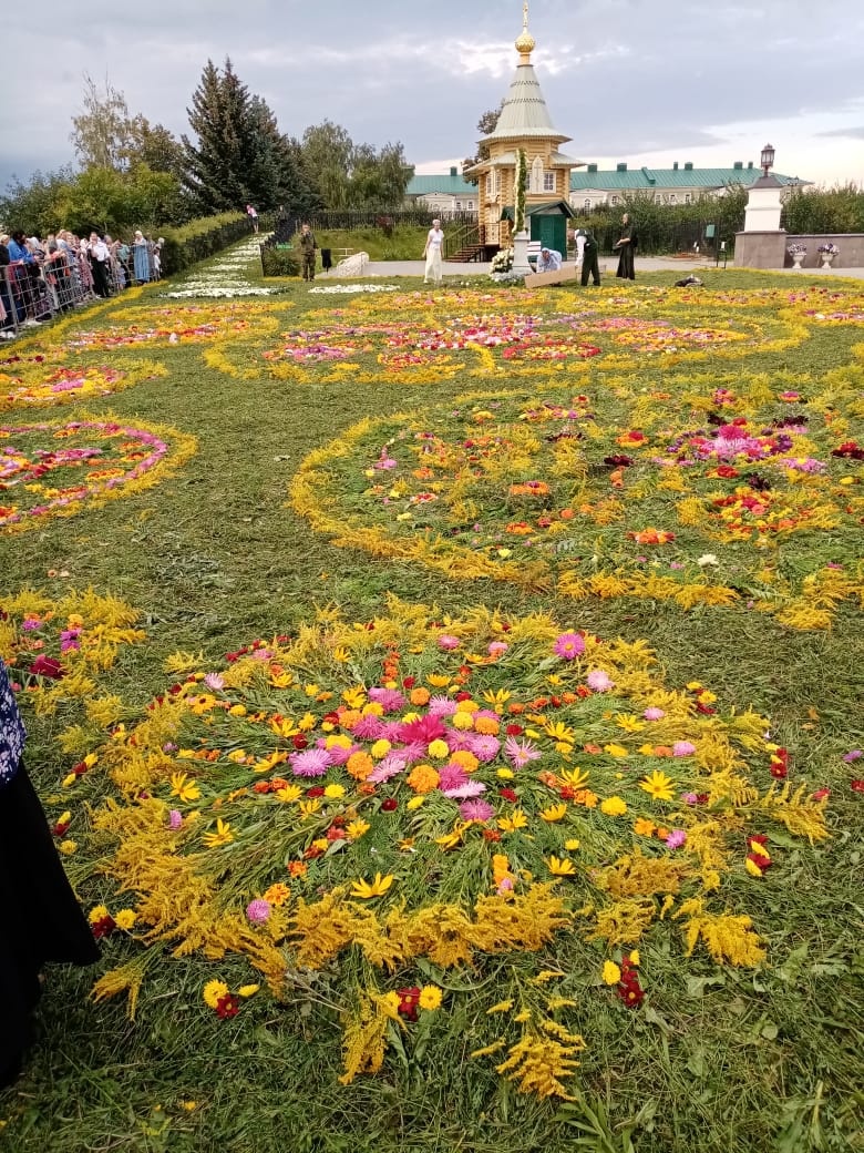 Паломнический отдел приглашает в Дивеево встретить праздник Успения  Пресвятой Богородицы | 22.08.2021 | Екатеринбург - БезФормата