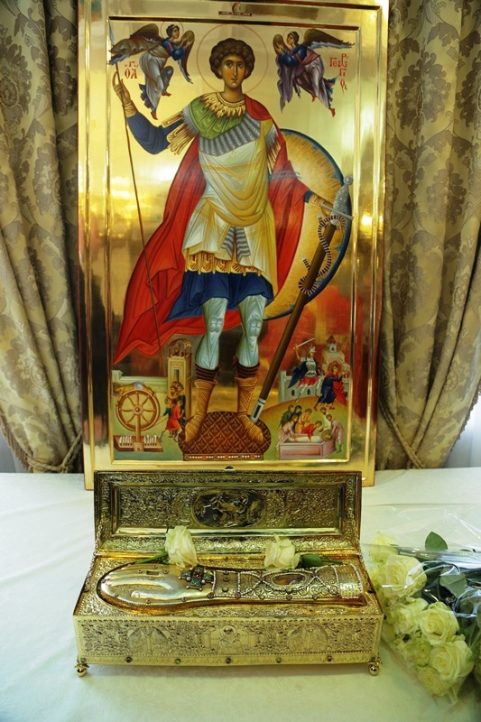Афон мощи. Чудотворная икона великомученика Георгия монастырь Ксенофонт. Мощи Святого великомученика Георгия Победоносца.