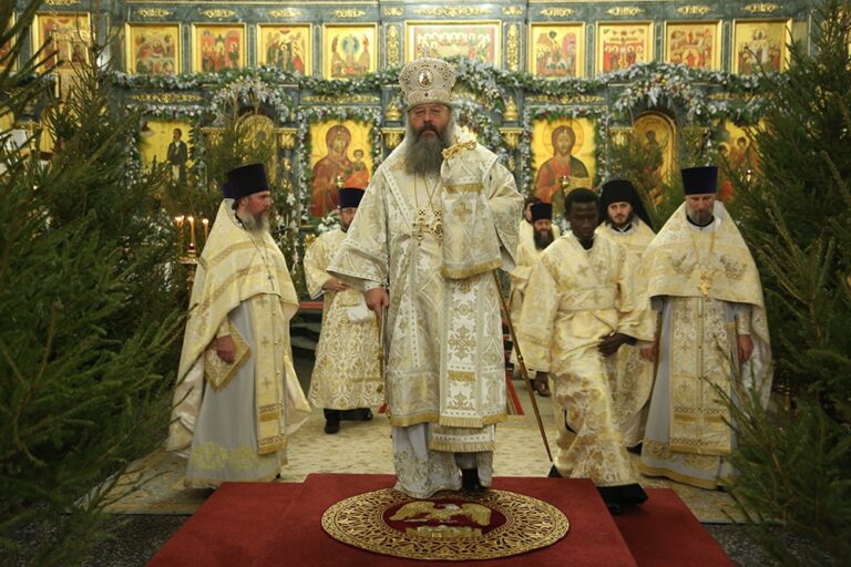 Архиерейская литургия состоялась в Свято-Троицком соборе Екатеринбурга