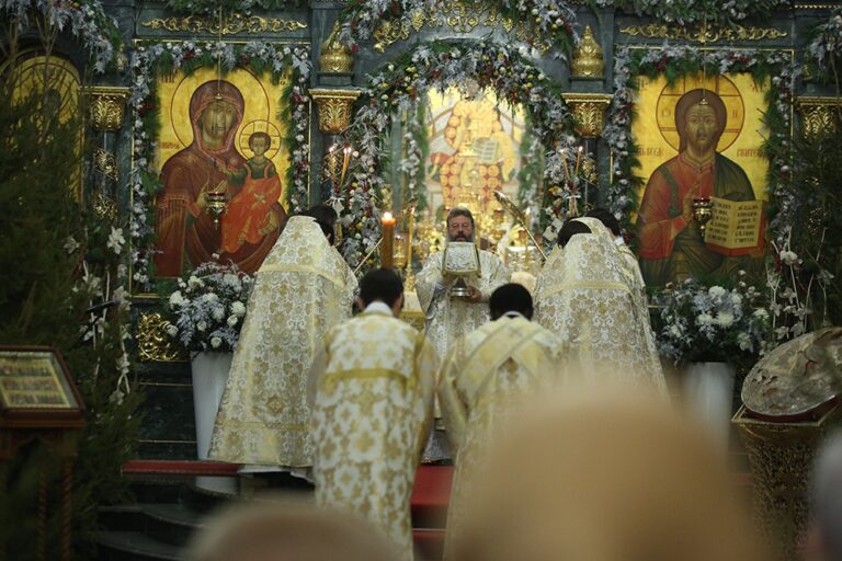 Архиерейская литургия состоялась в Свято-Троицком соборе Екатеринбурга