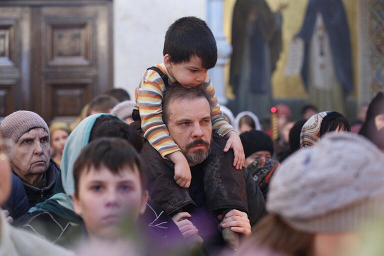Митрополит Калужский и Боровский Климент возглавил Божественную литургию в Храме-на-крови
