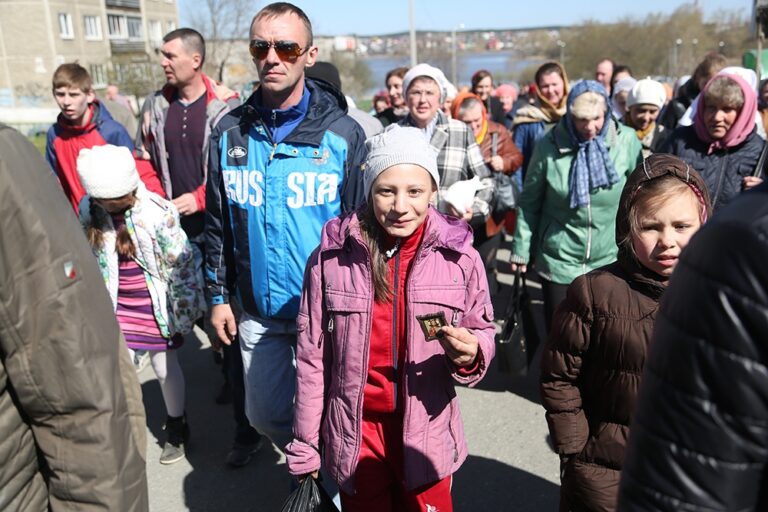 Митрополит Кирилл совершил Божественную литургию в храме Св. апп. Петра и Павла