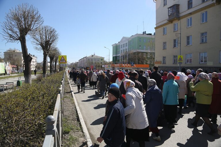 Митрополит Кирилл совершил Божественную литургию в храме Св. апп. Петра и Павла