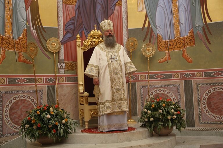 В престольный праздник Храма-на-Крови митрополит Кирилл совершил Божественную литургию