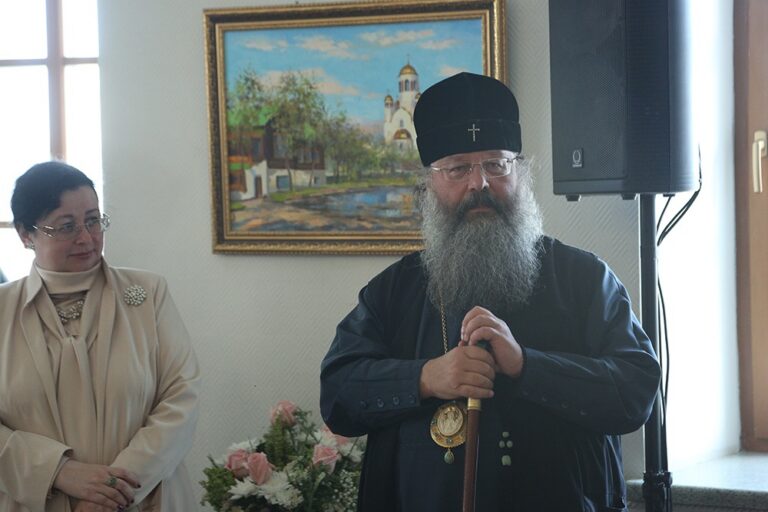 В престольный праздник Храма-на-Крови митрополит Кирилл совершил Божественную литургию