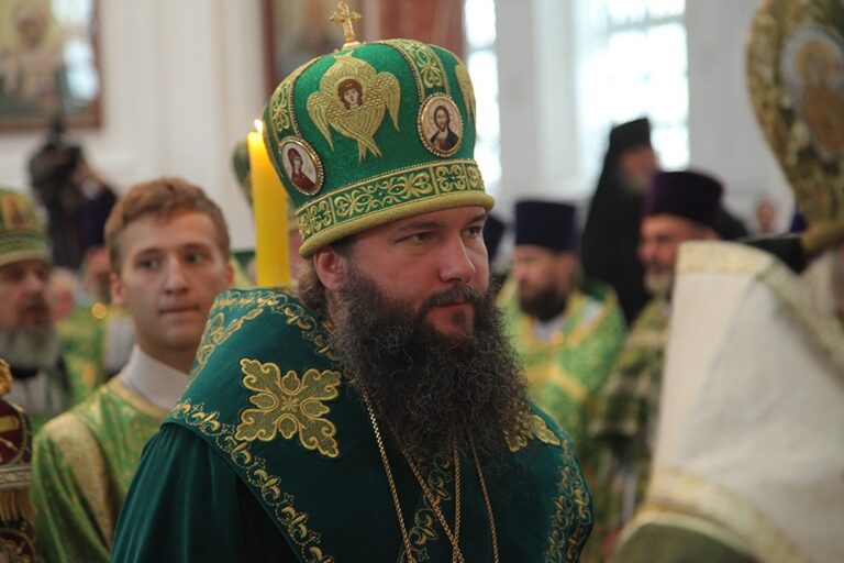 В день празднования перенесения мощей святого праведного Симеона Верхотурского Преосвященные архипастыри совершили Божественную литургию в Крестовоздвиженском соборе Верхотурья