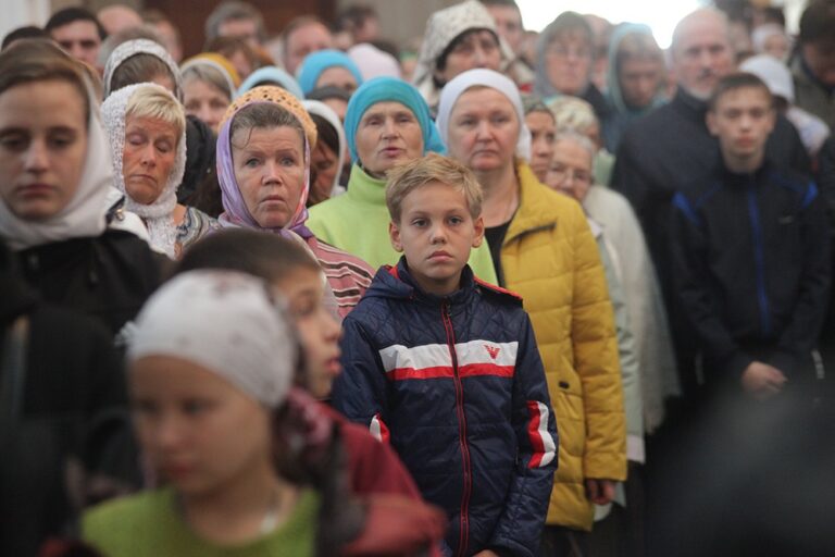 В день празднования перенесения мощей святого праведного Симеона Верхотурского Преосвященные архипастыри совершили Божественную литургию в Крестовоздвиженском соборе Верхотурья