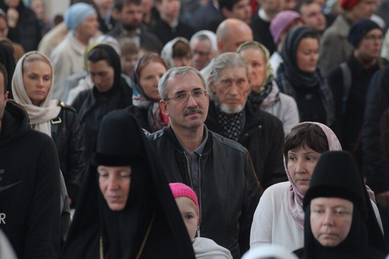 В день празднования перенесения мощей святого праведного Симеона Верхотурского Преосвященные архипастыри совершили Божественную литургию в Крестовоздвиженском соборе Верхотурья
