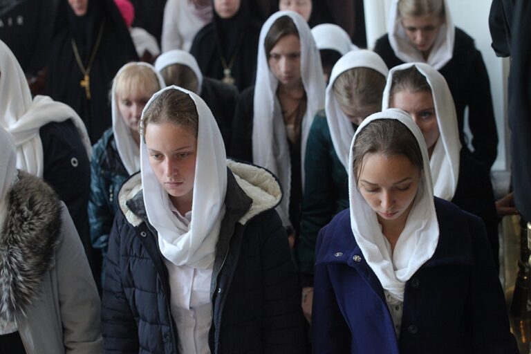 В день празднования перенесения мощей святого праведного Симеона Верхотурского Преосвященные архипастыри совершили Божественную литургию в Крестовоздвиженском соборе Верхотурья