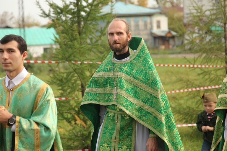 В день празднования перенесения мощей святого праведного Симеона Верхотурского Преосвященные архипастыри совершили Божественную литургию в Крестовоздвиженском соборе Верхотурья