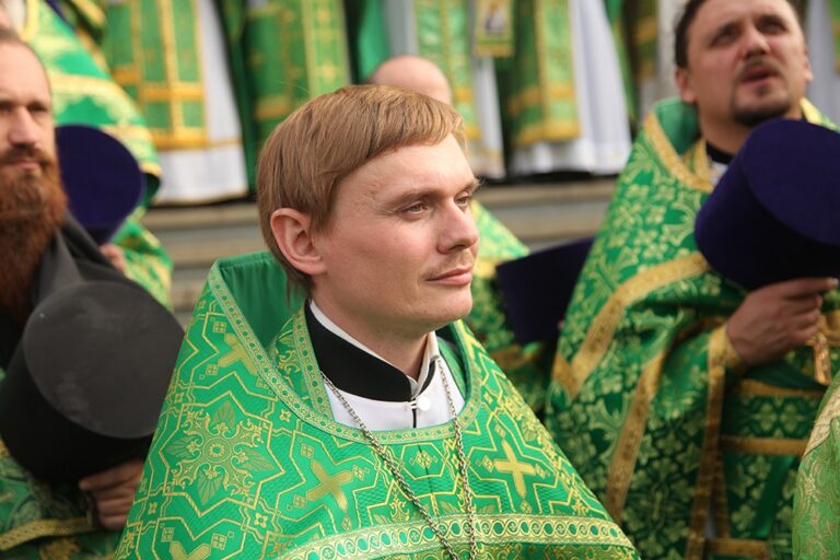 В день празднования перенесения мощей святого праведного Симеона Верхотурского Преосвященные архипастыри совершили Божественную литургию в Крестовоздвиженском соборе Верхотурья