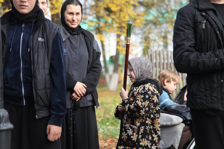 В день празднования перенесения мощей святого праведного Симеона Верхотурского Преосвященные архипастыри совершили Божественную литургию в Крестовоздвиженском соборе Верхотурья