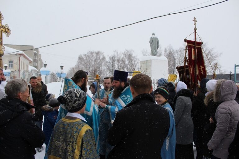 Престольный праздник отметили в Введенском Архиерейском подворье Верхних Серёг