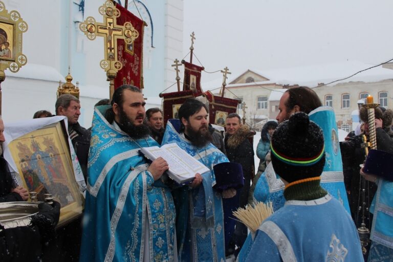 Престольный праздник отметили в Введенском Архиерейском подворье Верхних Серёг