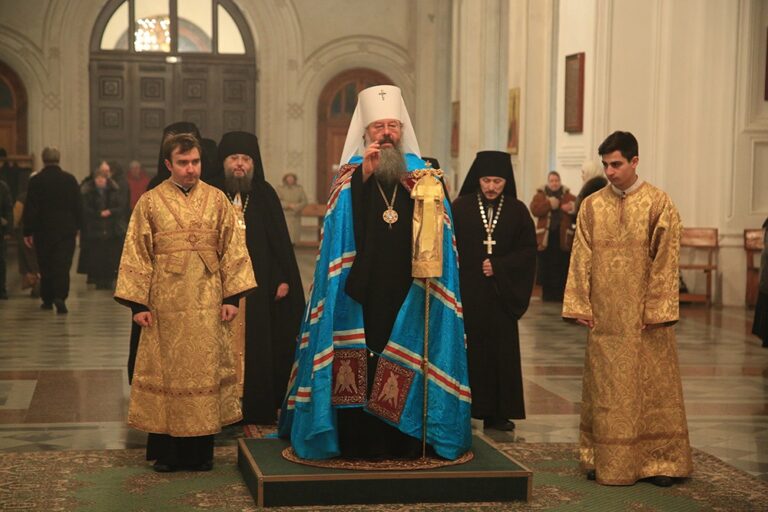 Митрополит Кирилл совершил Божественную литургию в Свято-Николаевском Верхотурском мужском монастыре