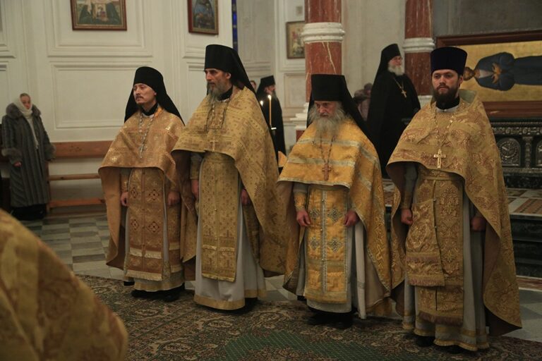 Митрополит Кирилл совершил Божественную литургию в Свято-Николаевском Верхотурском мужском монастыре