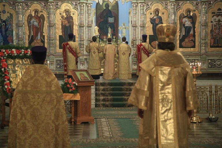 Митрополит Кирилл совершил Божественную литургию в Свято-Николаевском Верхотурском мужском монастыре