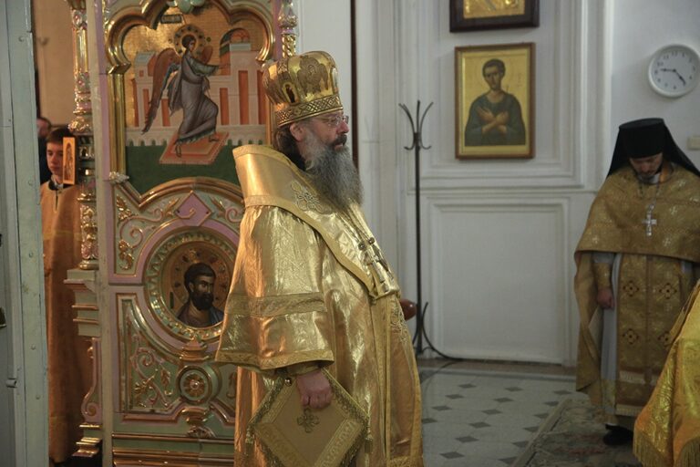 Митрополит Кирилл совершил Божественную литургию в Свято-Николаевском Верхотурском мужском монастыре