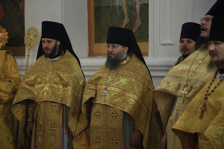 Митрополит Кирилл совершил Божественную литургию в Свято-Николаевском Верхотурском мужском монастыре