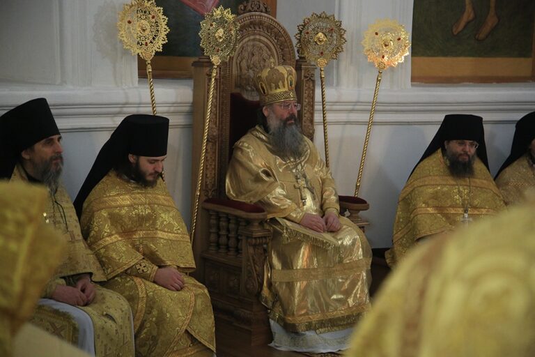 Митрополит Кирилл совершил Божественную литургию в Свято-Николаевском Верхотурском мужском монастыре