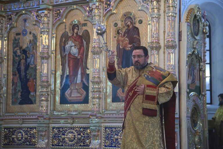 Митрополит Кирилл совершил Божественную литургию в Свято-Николаевском Верхотурском мужском монастыре