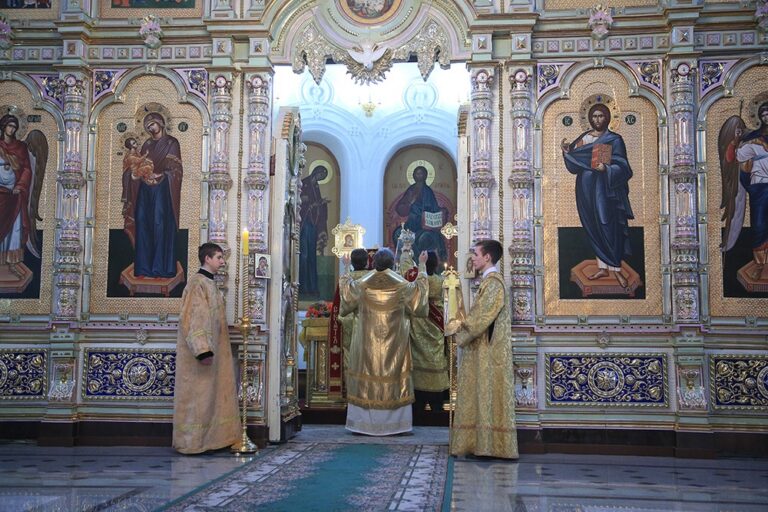 Митрополит Кирилл совершил Божественную литургию в Свято-Николаевском Верхотурском мужском монастыре