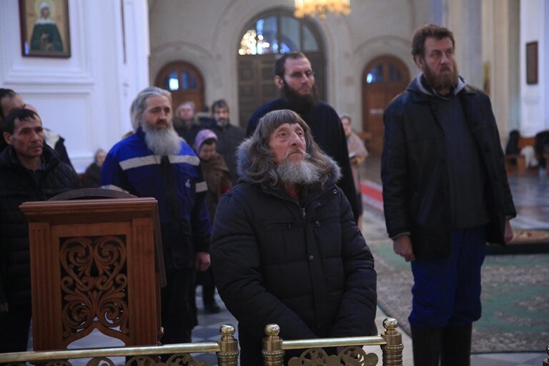 Митрополит Кирилл совершил Божественную литургию в Свято-Николаевском Верхотурском мужском монастыре