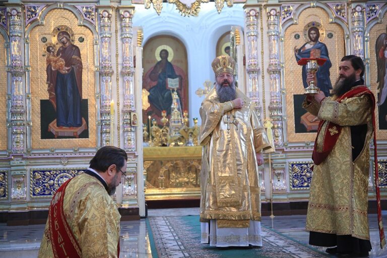 Митрополит Кирилл совершил Божественную литургию в Свято-Николаевском Верхотурском мужском монастыре