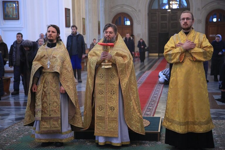 Митрополит Кирилл совершил Божественную литургию в Свято-Николаевском Верхотурском мужском монастыре