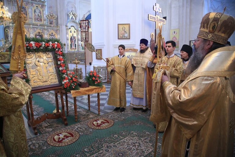Митрополит Кирилл совершил Божественную литургию в Свято-Николаевском Верхотурском мужском монастыре