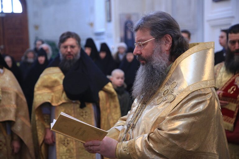 Митрополит Кирилл совершил Божественную литургию в Свято-Николаевском Верхотурском мужском монастыре