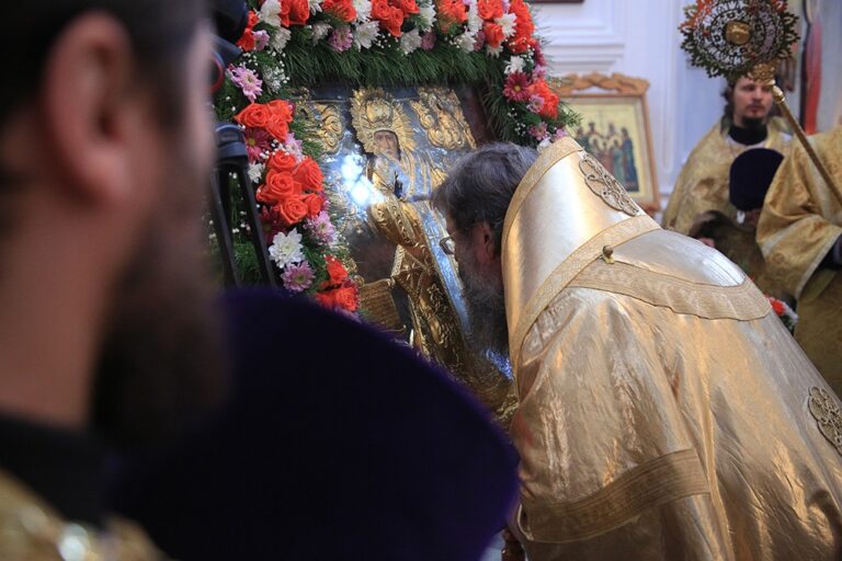 Митрополит Кирилл совершил Божественную литургию в Свято-Николаевском Верхотурском мужском монастыре