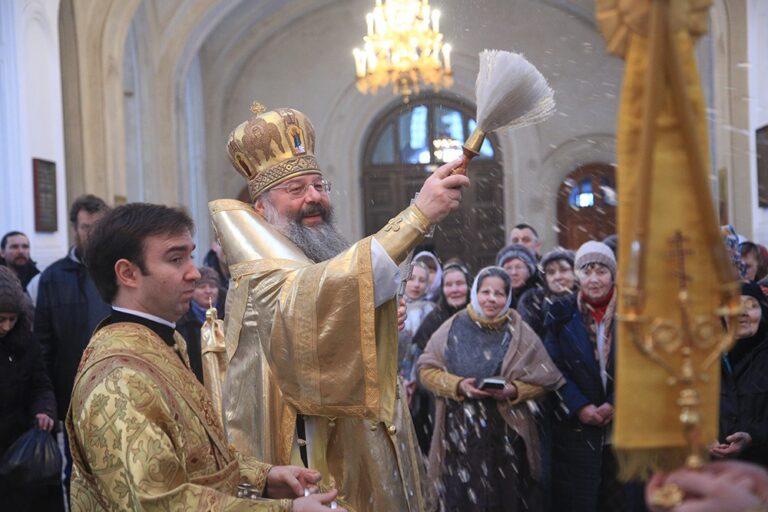 Митрополит Кирилл совершил Божественную литургию в Свято-Николаевском Верхотурском мужском монастыре