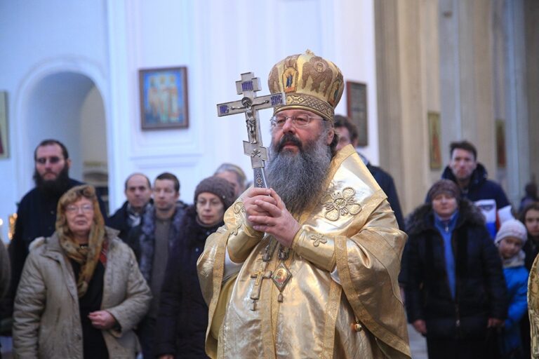 Митрополит Кирилл совершил Божественную литургию в Свято-Николаевском Верхотурском мужском монастыре