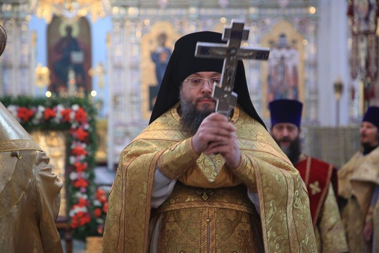 Митрополит Кирилл совершил Божественную литургию в Свято-Николаевском Верхотурском мужском монастыре