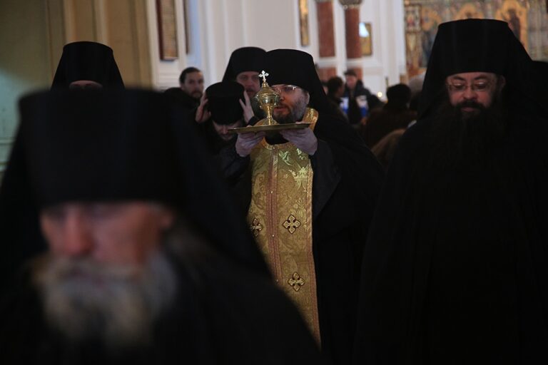 Митрополит Кирилл совершил Божественную литургию в Свято-Николаевском Верхотурском мужском монастыре