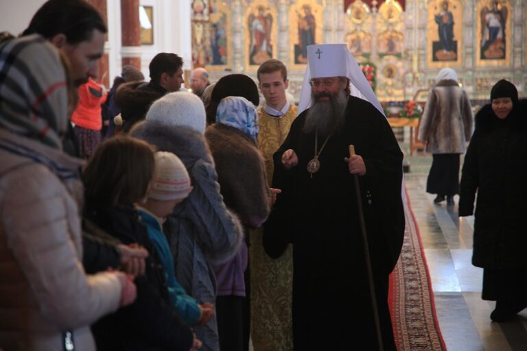 Митрополит Кирилл совершил Божественную литургию в Свято-Николаевском Верхотурском мужском монастыре