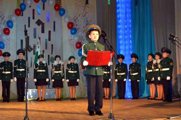 Священнослужители Ревдинского благочиния благословили кадетов, принявших присягу