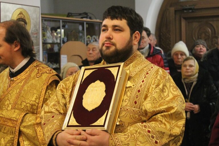 Священнослужители Ревдинского благочиния благословили кадетов, принявших присягу