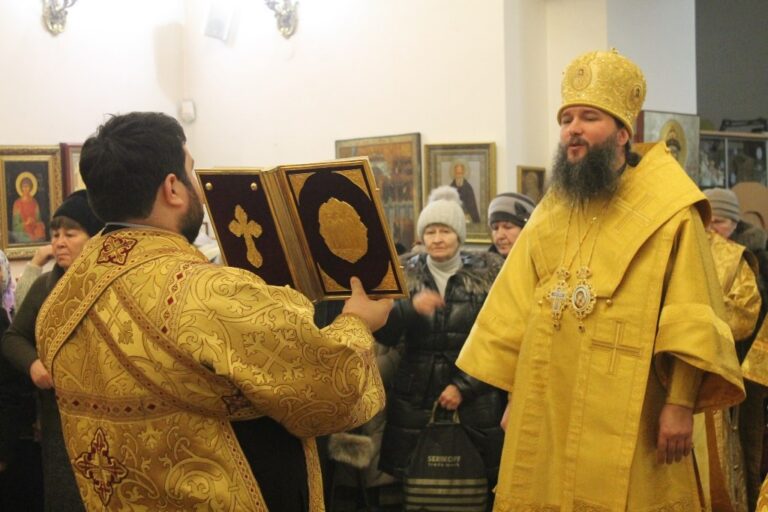 Священнослужители Ревдинского благочиния благословили кадетов, принявших присягу