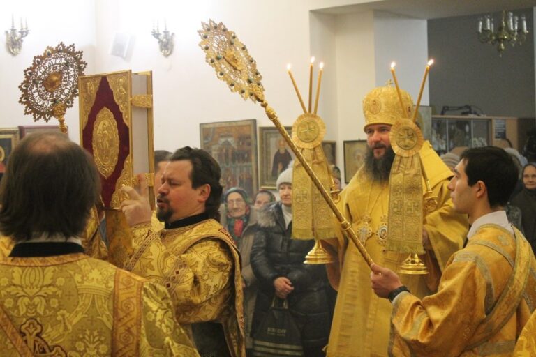Священнослужители Ревдинского благочиния благословили кадетов, принявших присягу