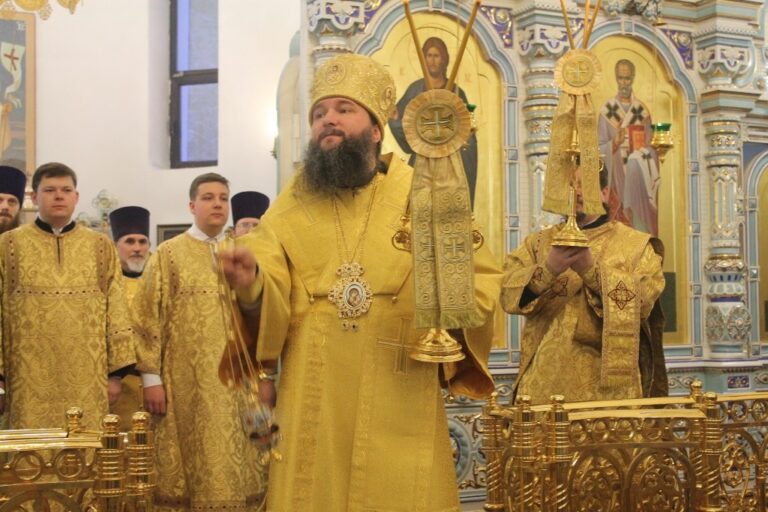 Священнослужители Ревдинского благочиния благословили кадетов, принявших присягу