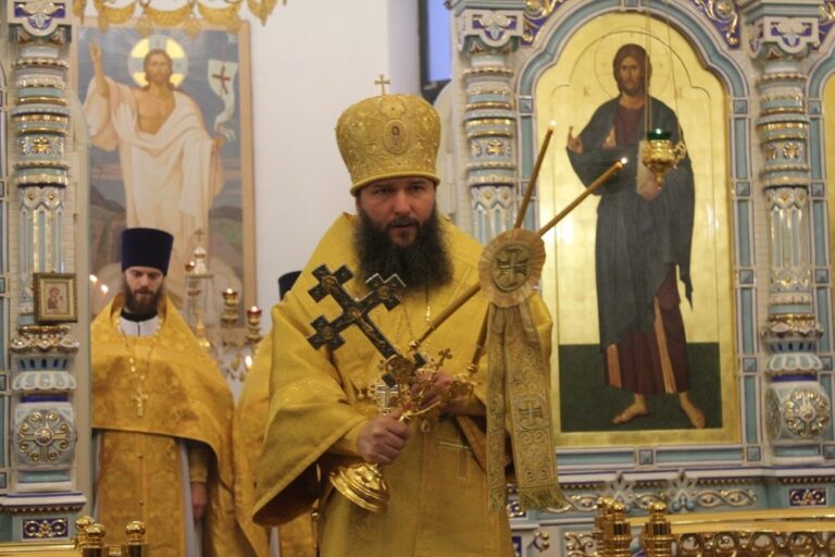 Священнослужители Ревдинского благочиния благословили кадетов, принявших присягу