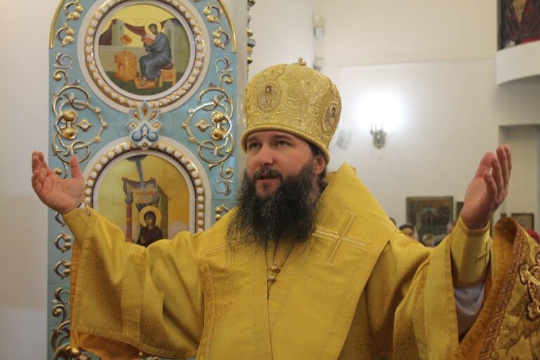 Священнослужители Ревдинского благочиния благословили кадетов, принявших присягу