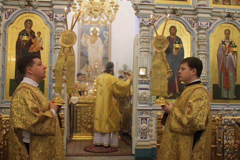 Священнослужители Ревдинского благочиния благословили кадетов, принявших присягу