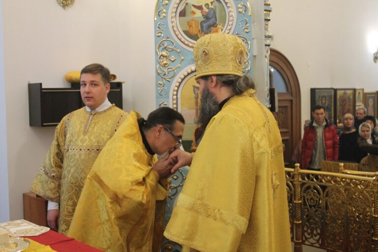 Священнослужители Ревдинского благочиния благословили кадетов, принявших присягу