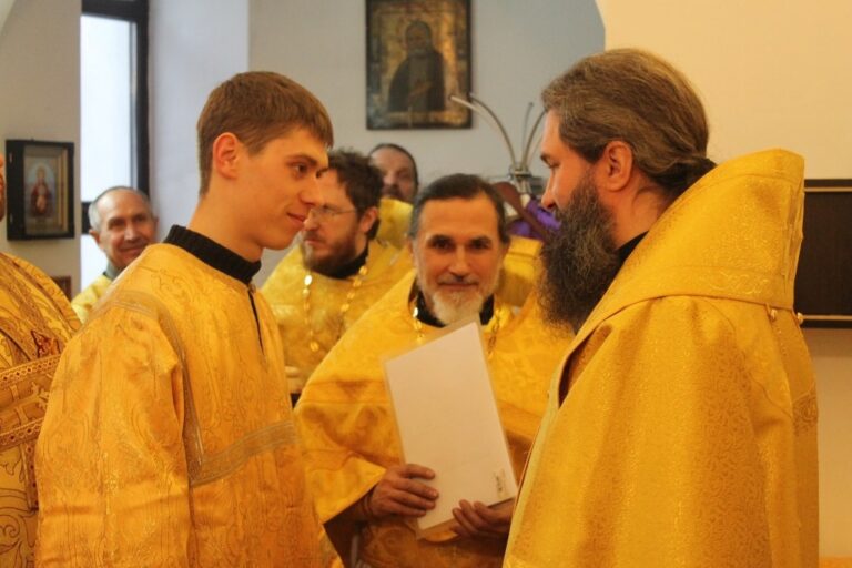 Священнослужители Ревдинского благочиния благословили кадетов, принявших присягу