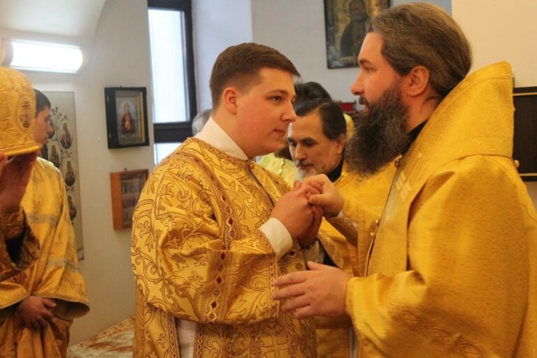 Священнослужители Ревдинского благочиния благословили кадетов, принявших присягу