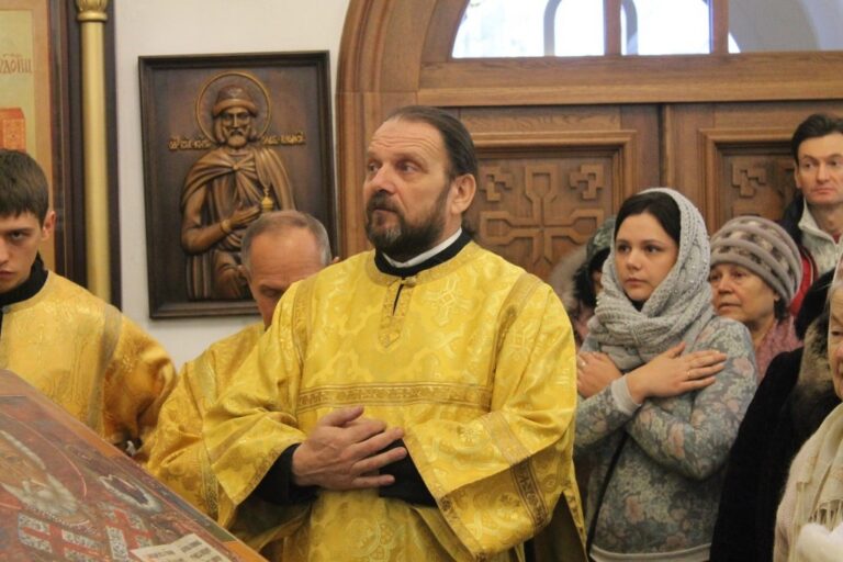 Священнослужители Ревдинского благочиния благословили кадетов, принявших присягу